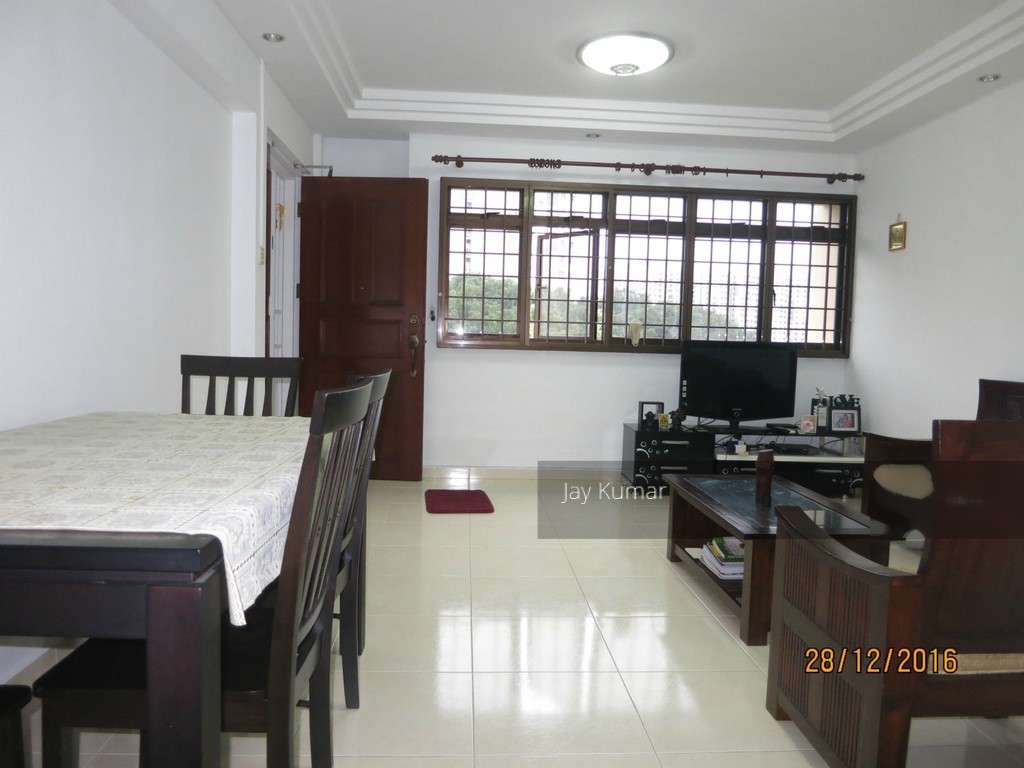 Rivervale Crescent thumbnail photo